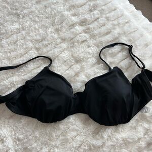 Elegant Black Women's Wired Bikini top